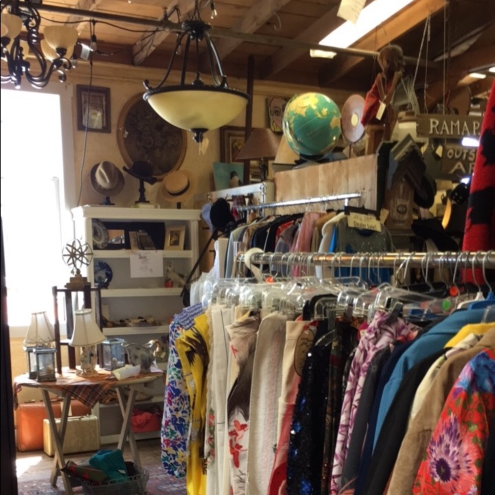 closet • information - Picture 4 of 8